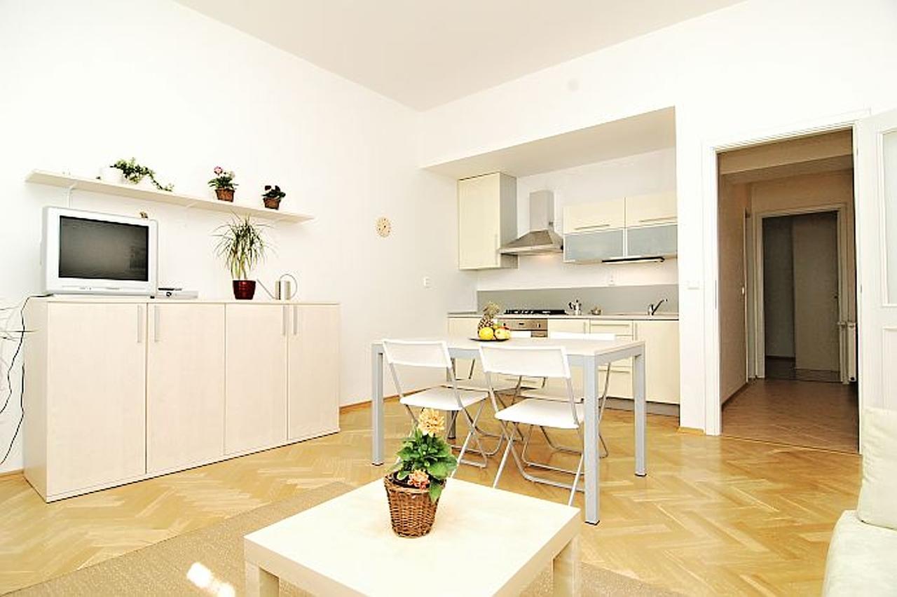 Residence Kostnicke Square ปราก ภายนอก รูปภาพ